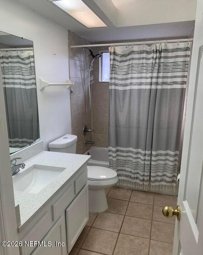 377 MAPLEWOOD Drive, St. Johns