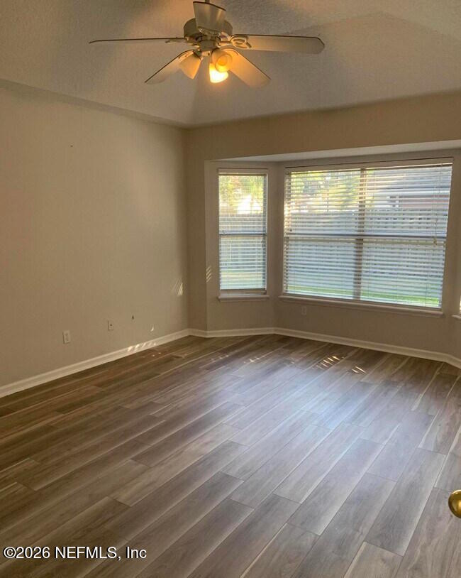 377 MAPLEWOOD Drive, St. Johns