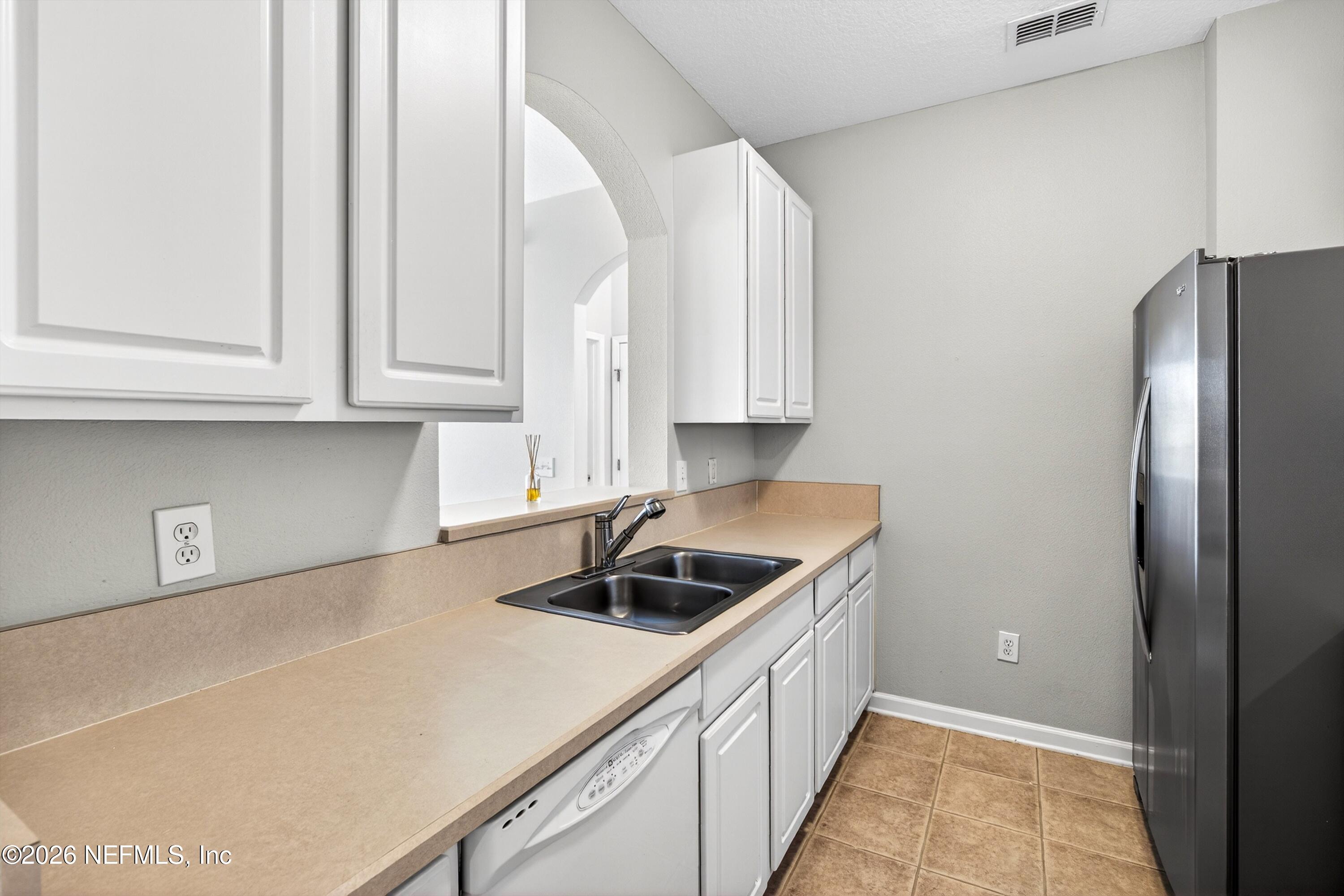 7801 POINT MEADOWS Drive 2402