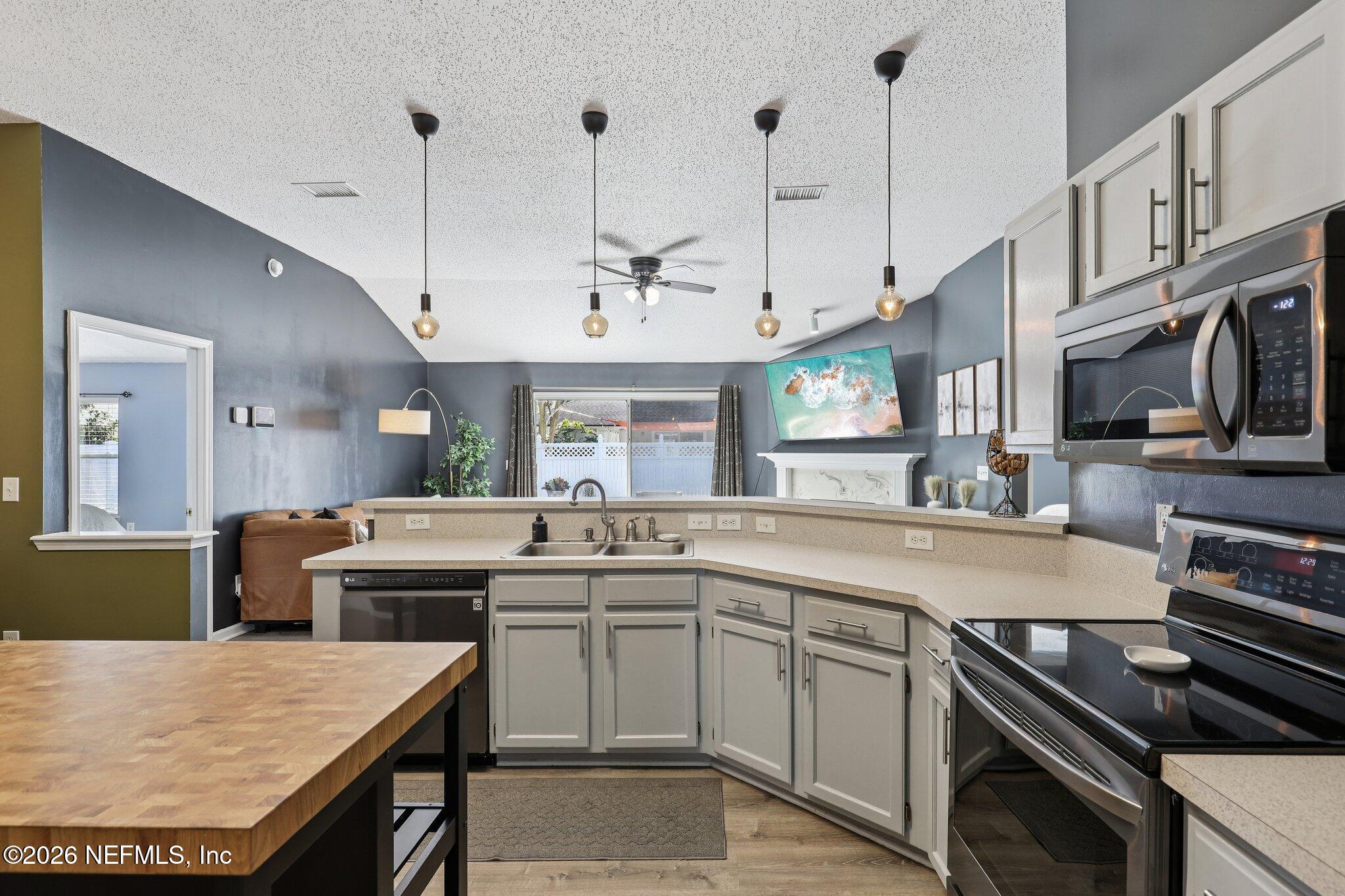 1005 ANDREA Way, St. Johns