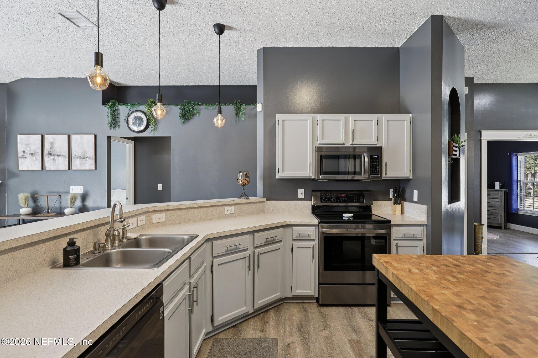 1005 ANDREA Way, St. Johns