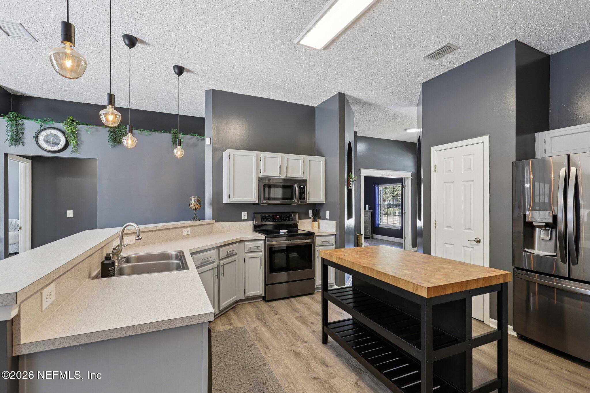 1005 ANDREA Way, St. Johns