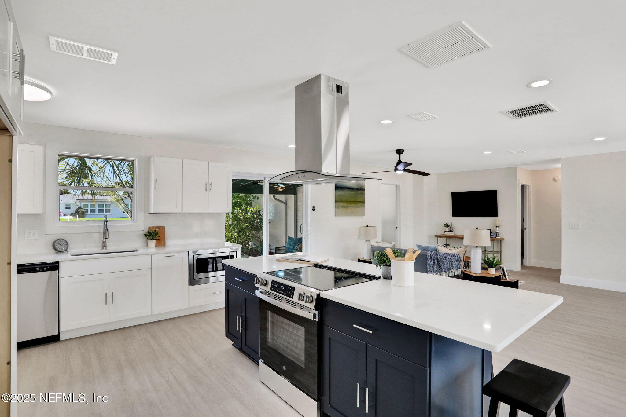 4109 TIDEVIEW Drive