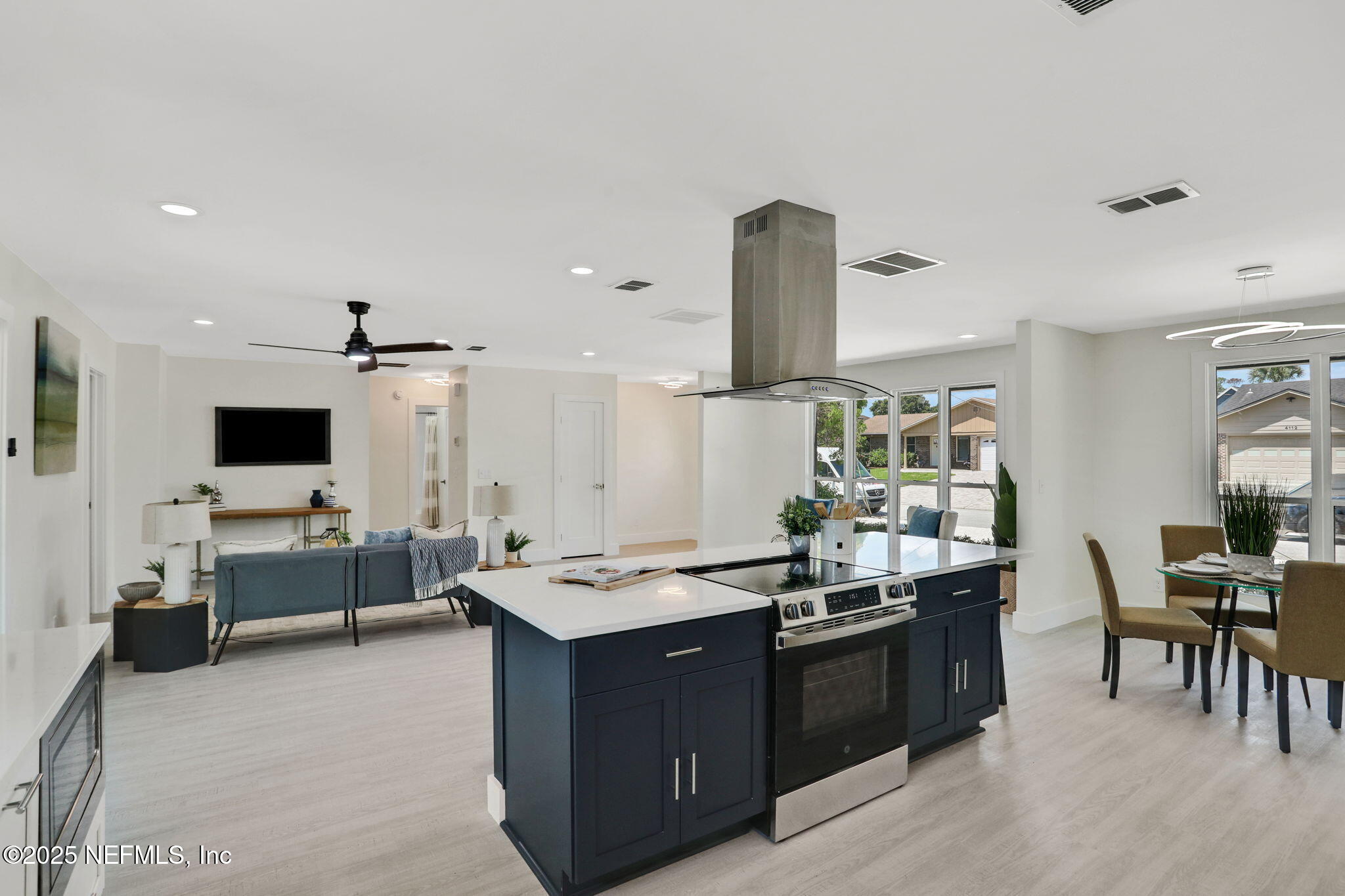 4109 TIDEVIEW Drive