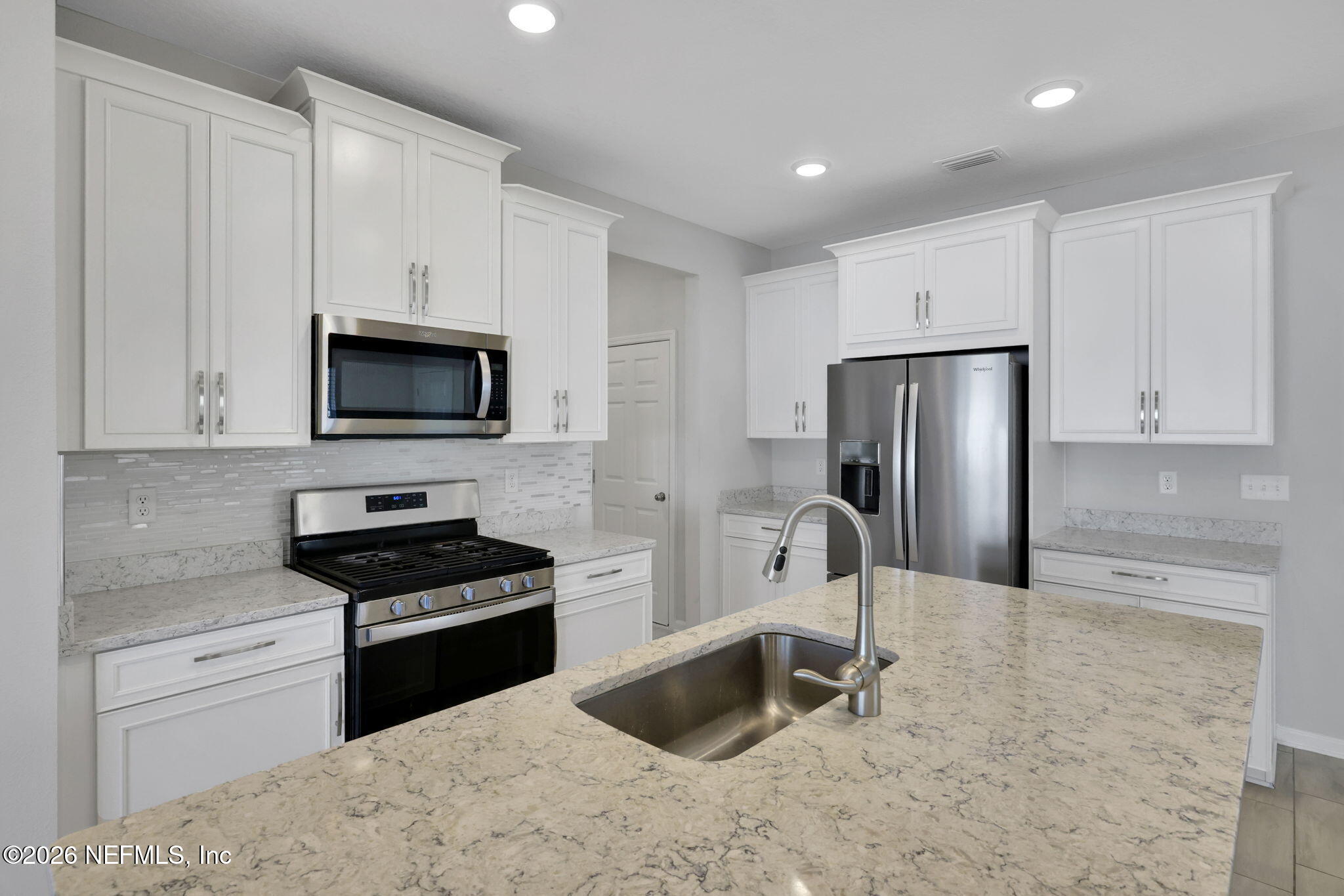 383 NARROWLEAF Drive, St. Johns