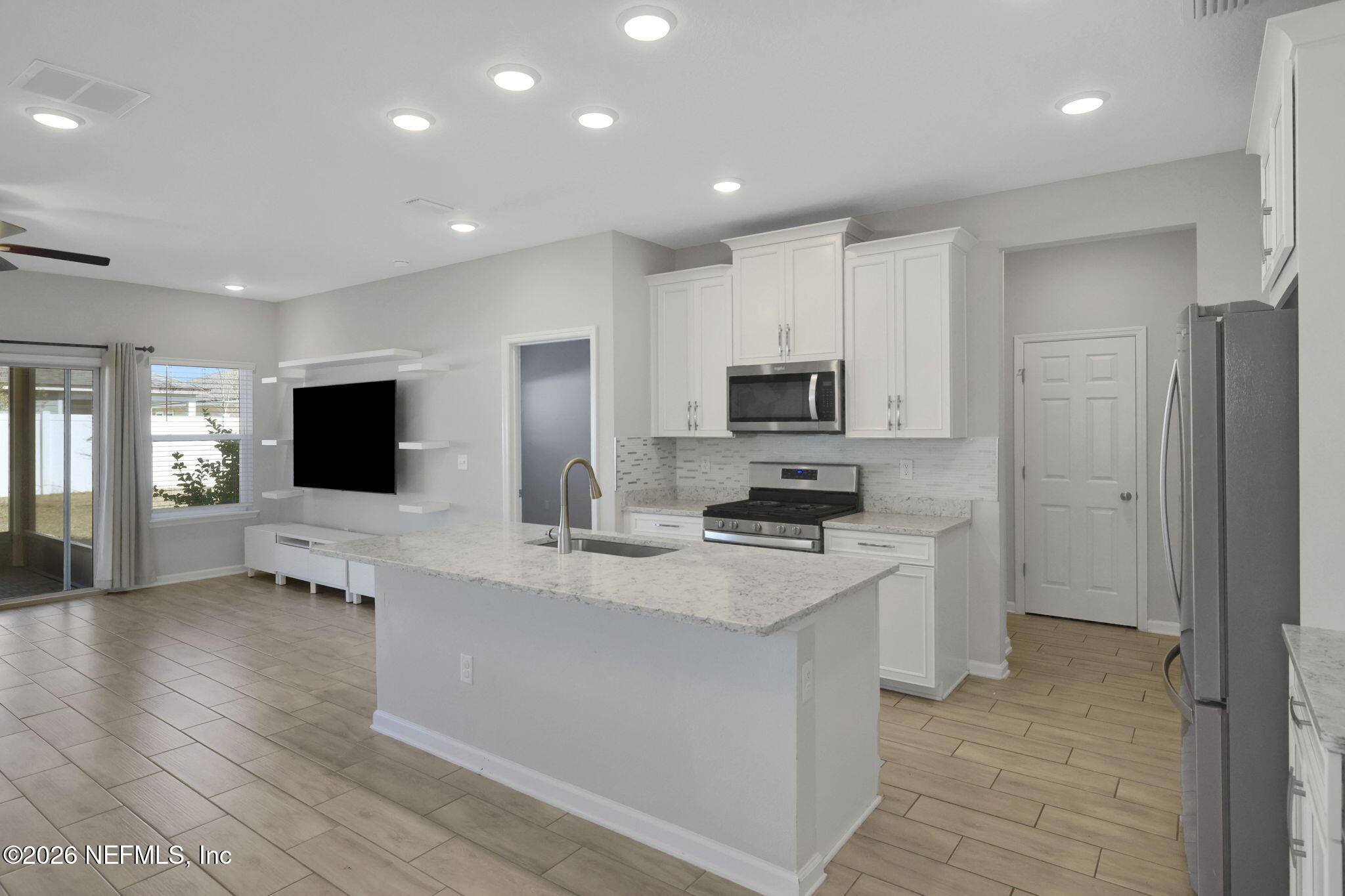 383 NARROWLEAF Drive, St. Johns