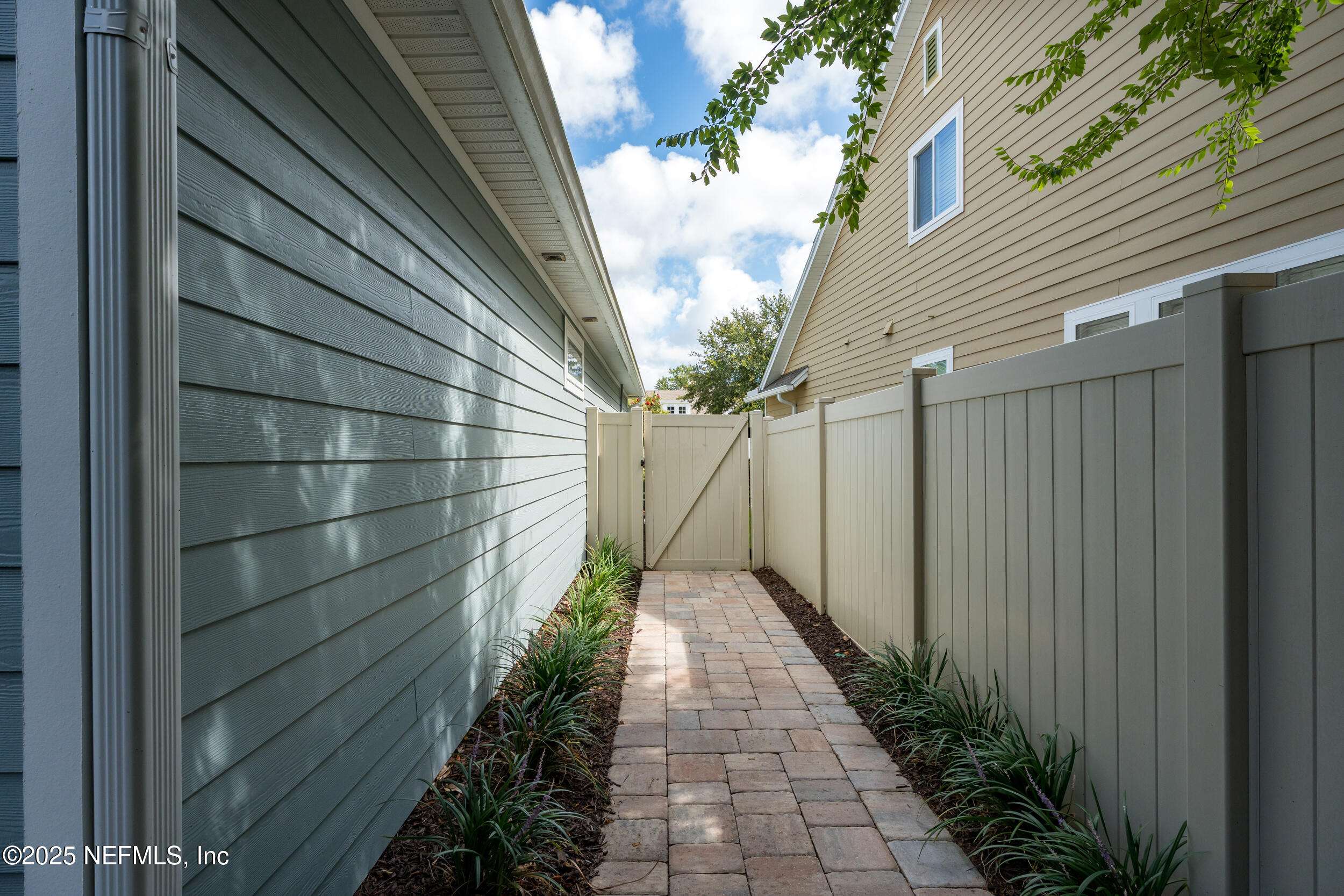 75 BROOK HILLS Drive