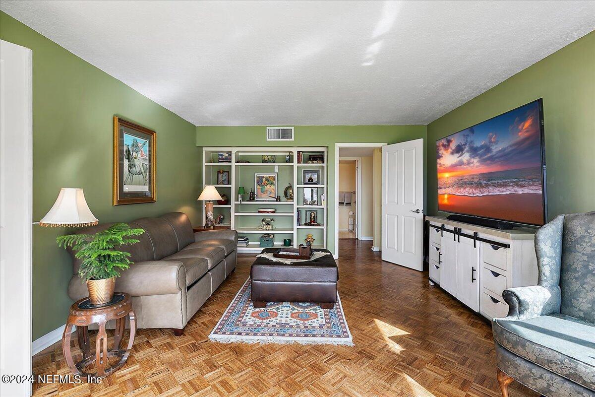 6000 SAN JOSE Boulevard 101
