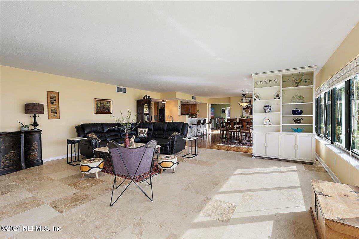 6000 SAN JOSE Boulevard 101