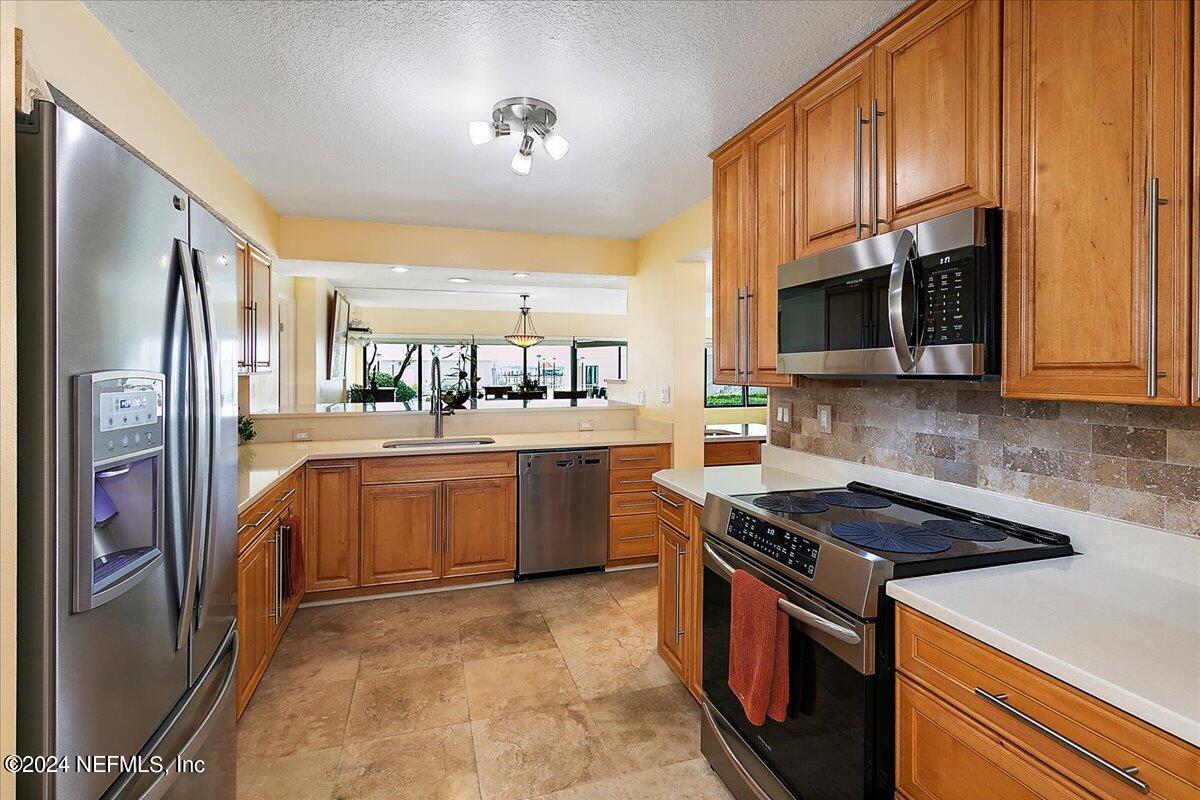 6000 SAN JOSE Boulevard 101