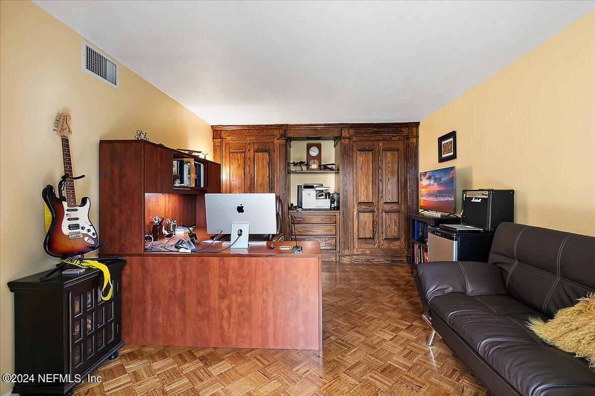 6000 SAN JOSE Boulevard 101