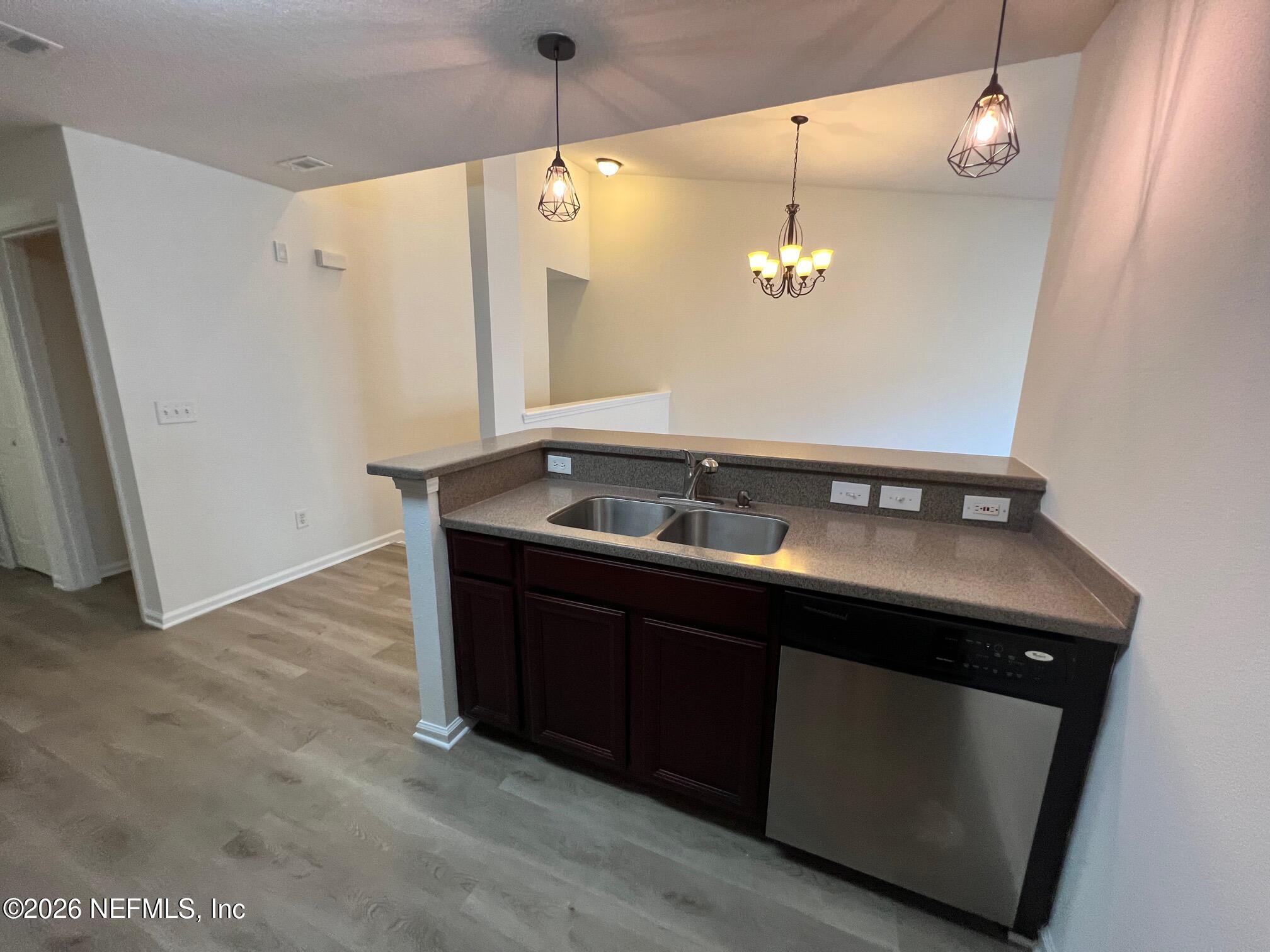 13811 HERONS LANDING Way 9