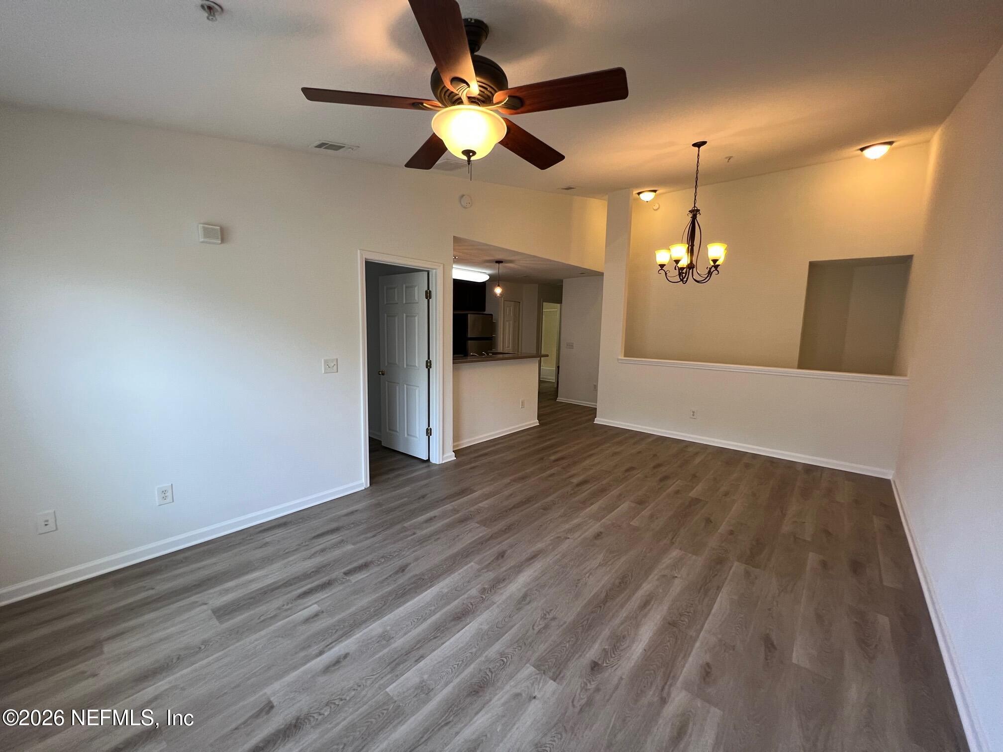 13811 HERONS LANDING Way 9