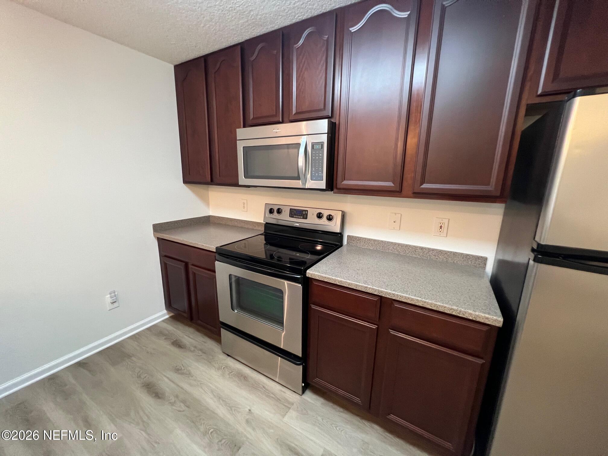 13811 HERONS LANDING Way 9
