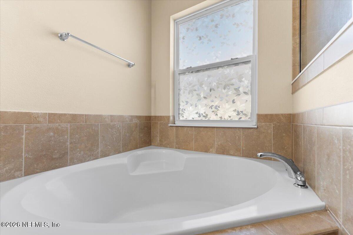 4150 VICTORIA LAKES Drive W