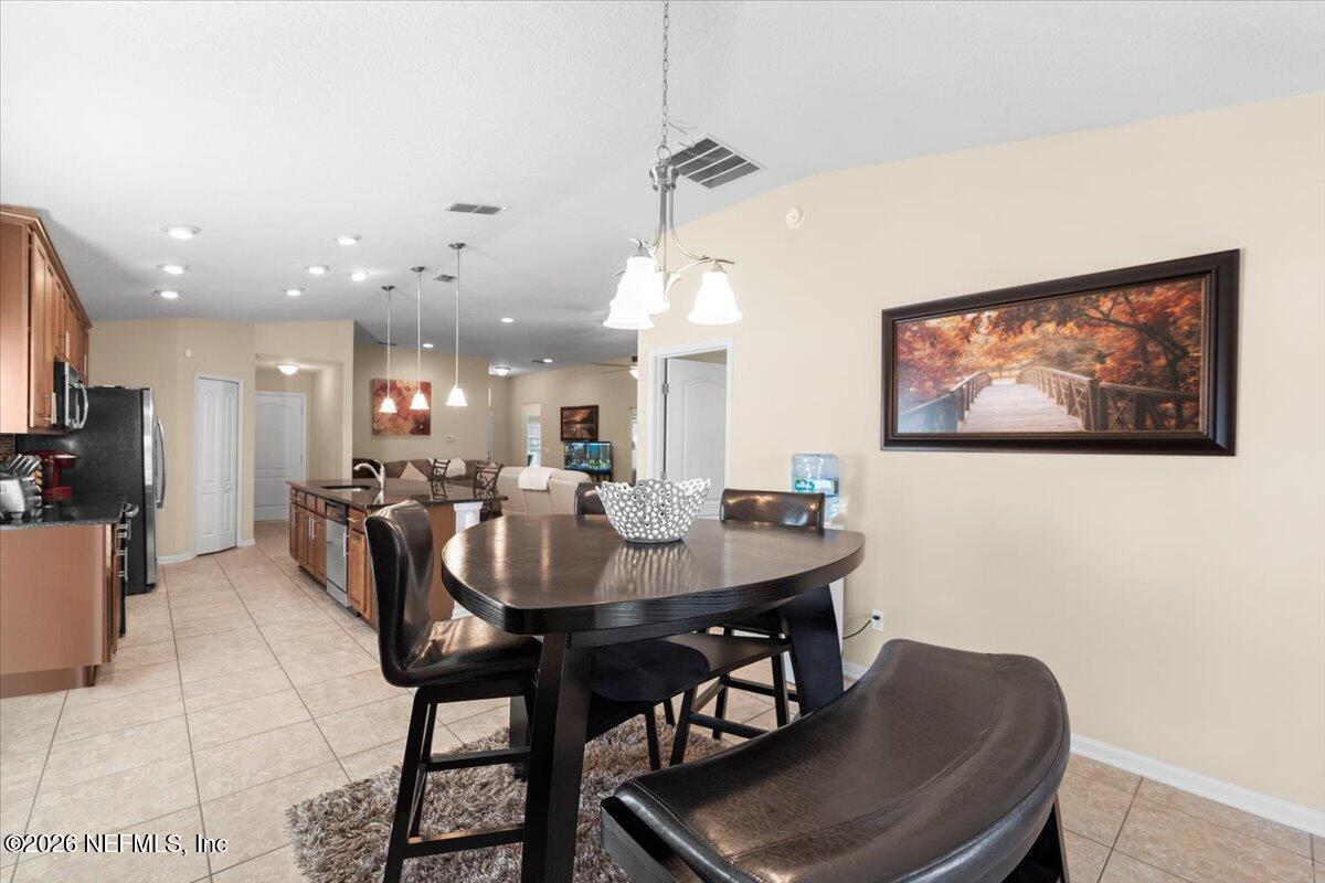 4150 VICTORIA LAKES Drive W