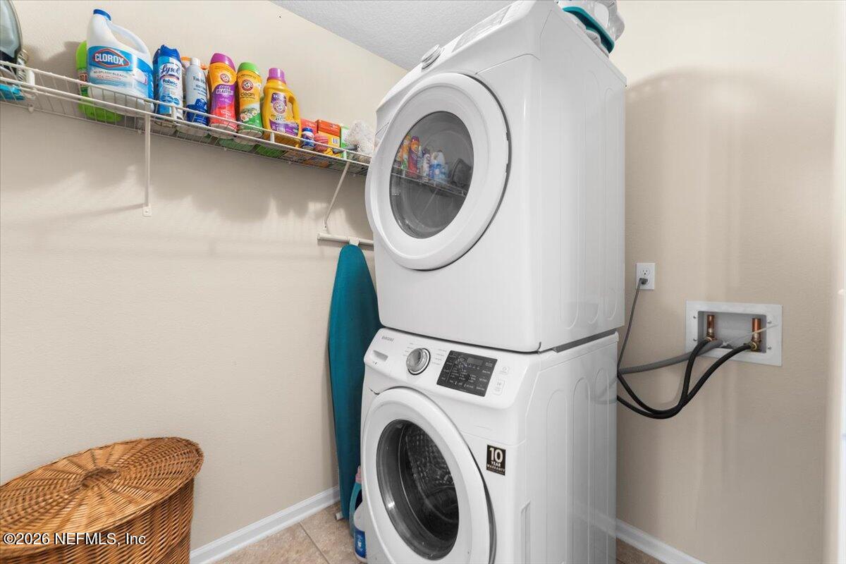 4150 VICTORIA LAKES Drive W