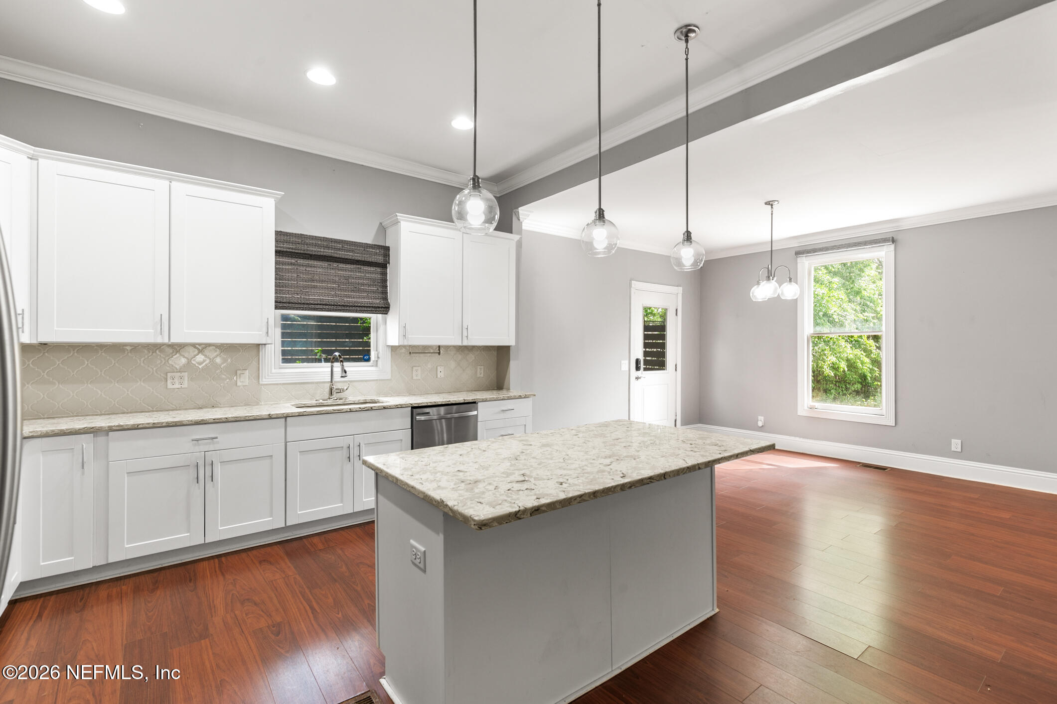 423 WALNUT Court