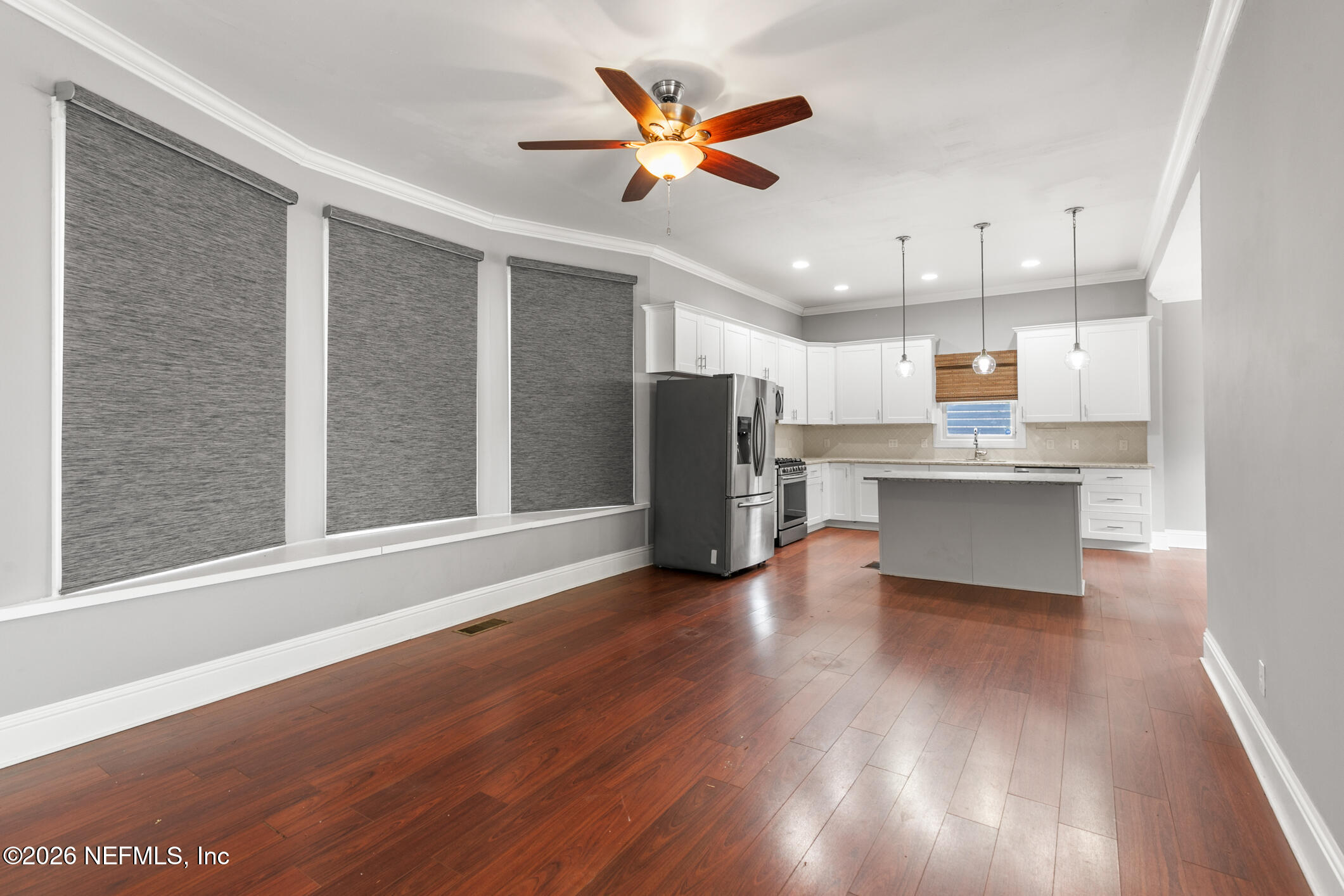 423 WALNUT Court