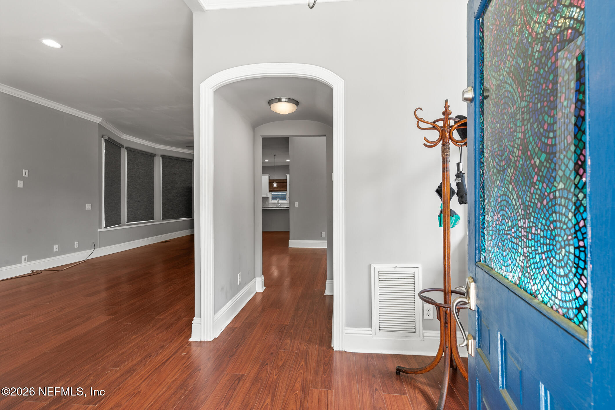 423 WALNUT Court