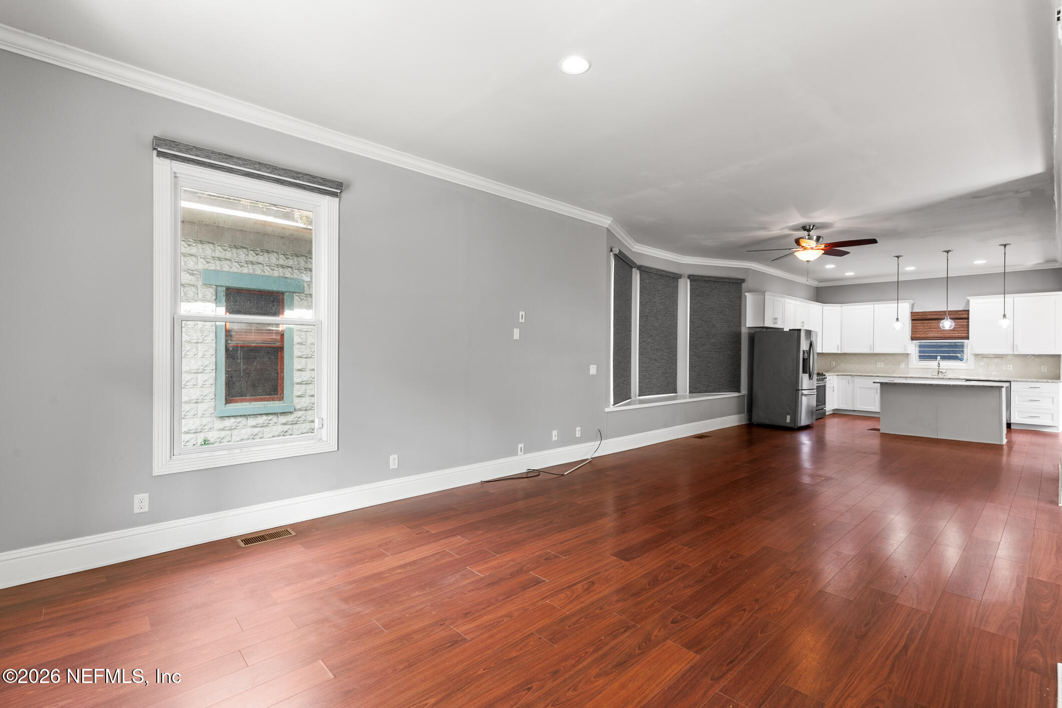 423 WALNUT Court