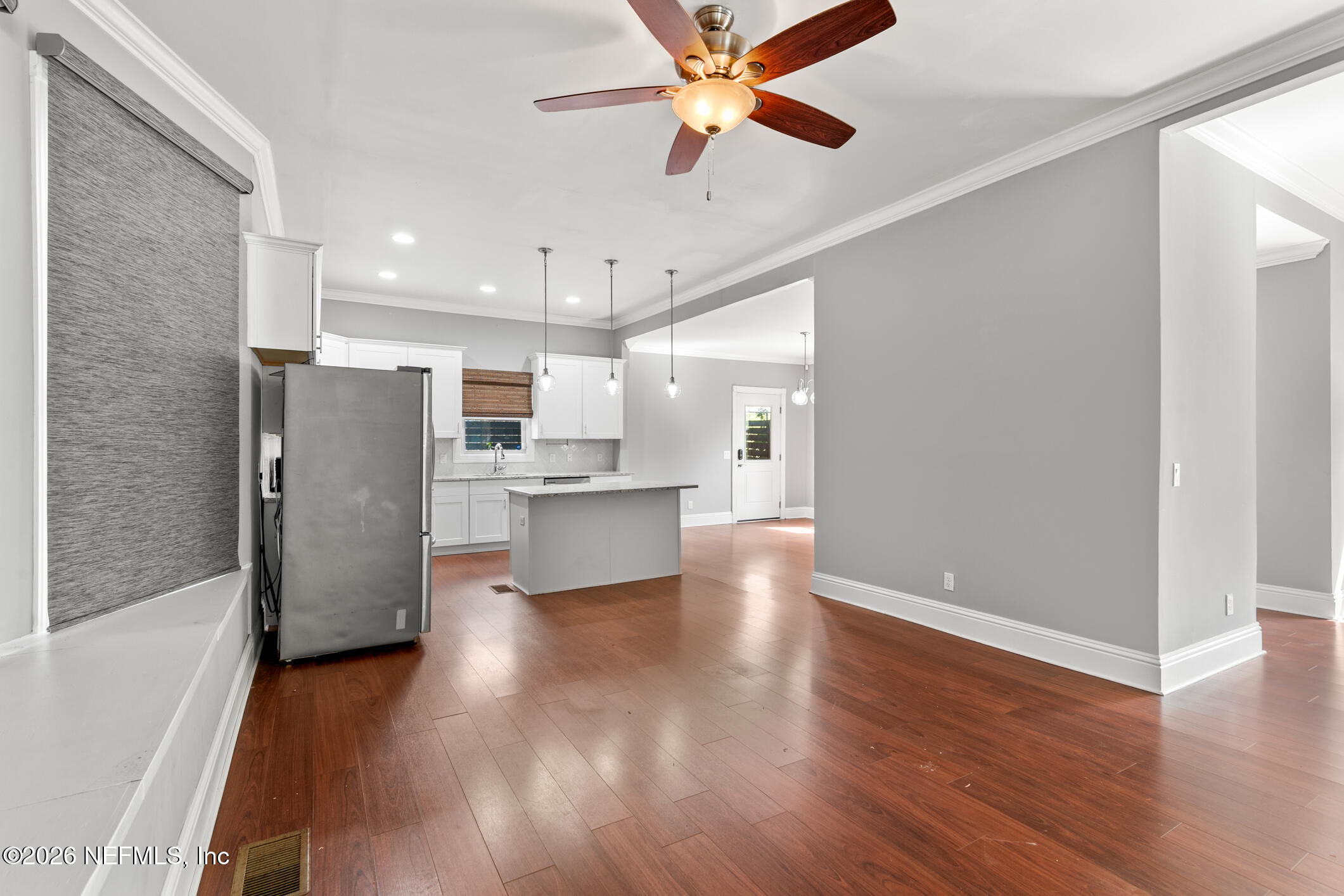 423 WALNUT Court