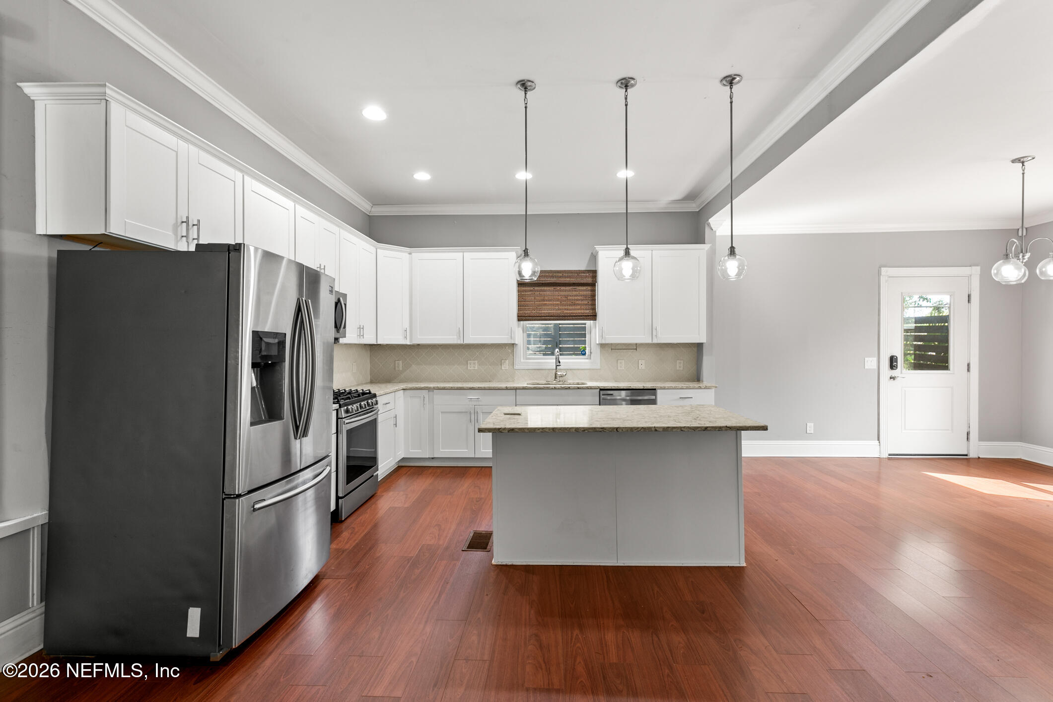 423 WALNUT Court