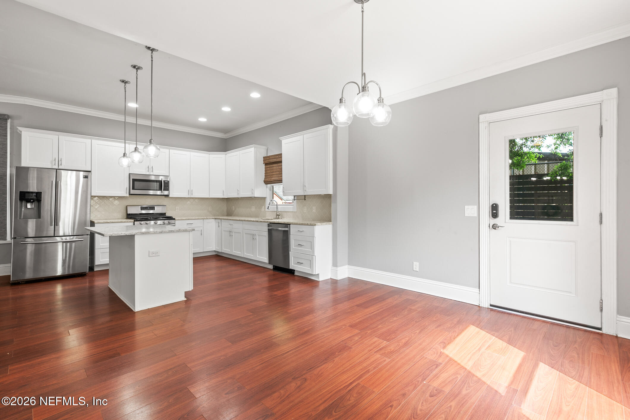 423 WALNUT Court