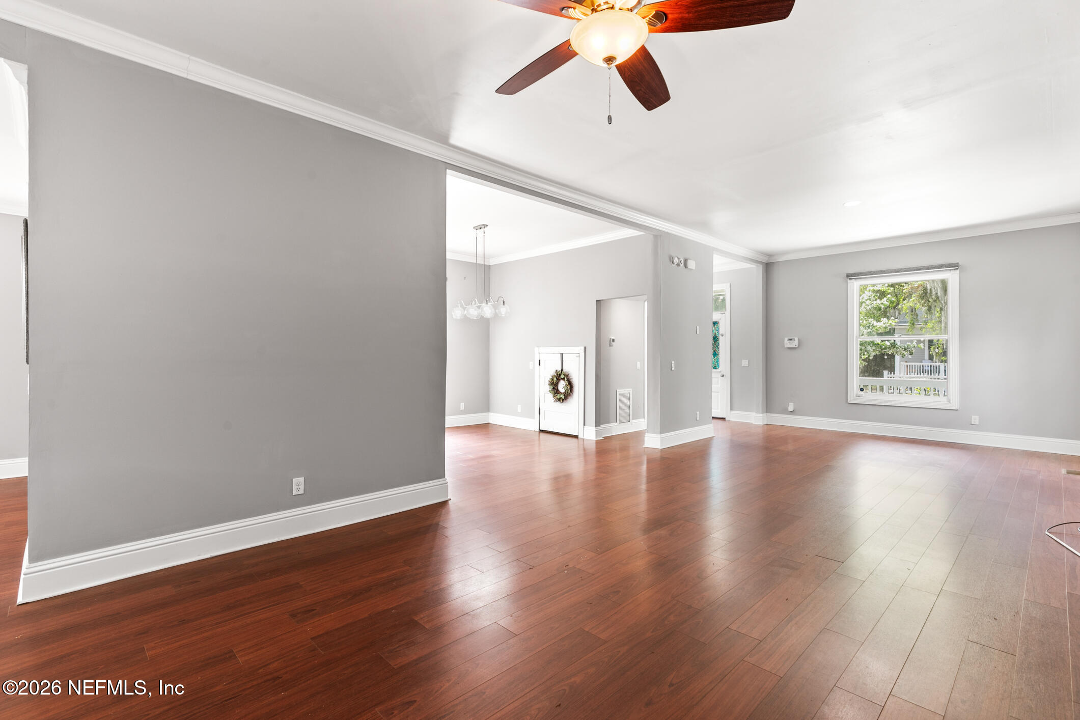 423 WALNUT Court
