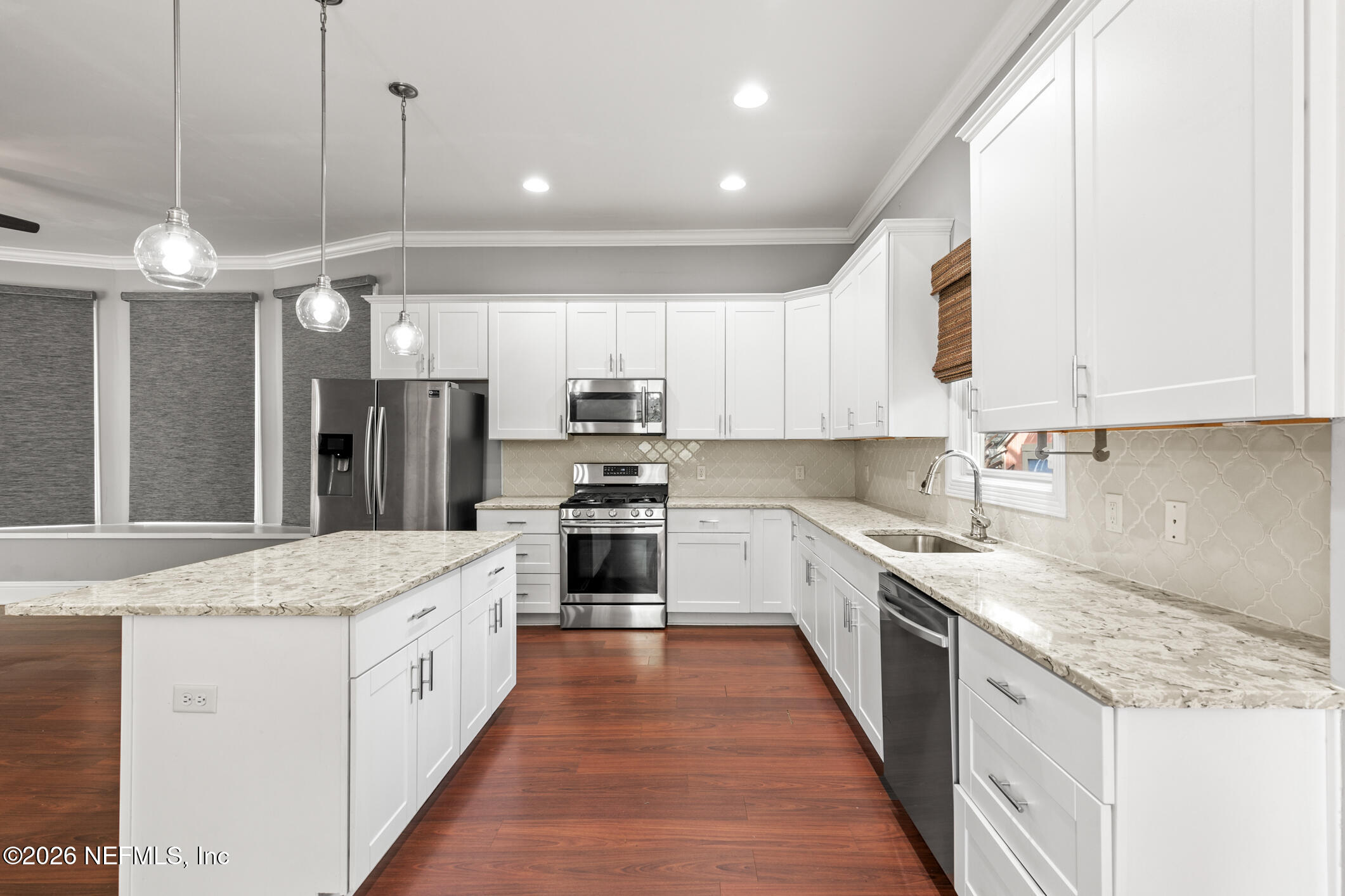 423 WALNUT Court