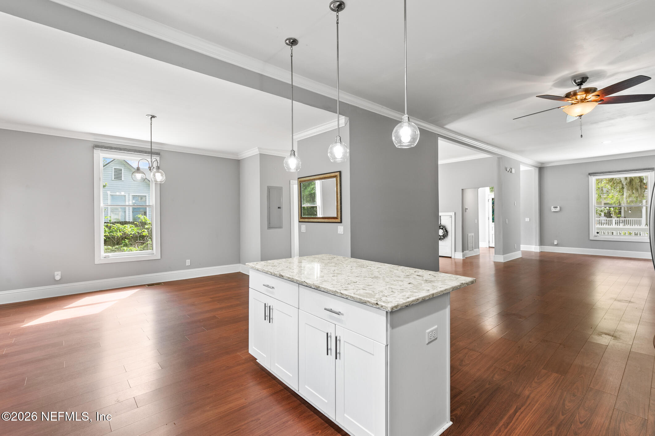 423 WALNUT Court