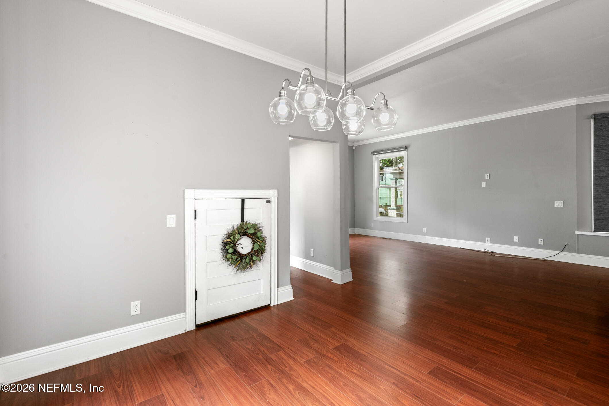 423 WALNUT Court