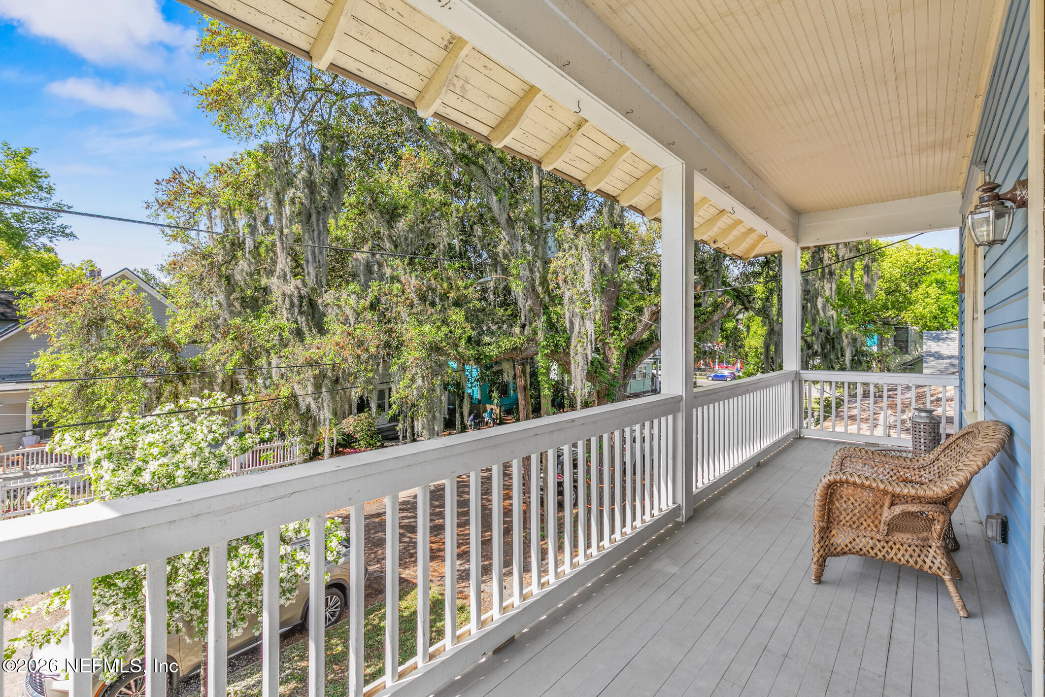 423 WALNUT Court