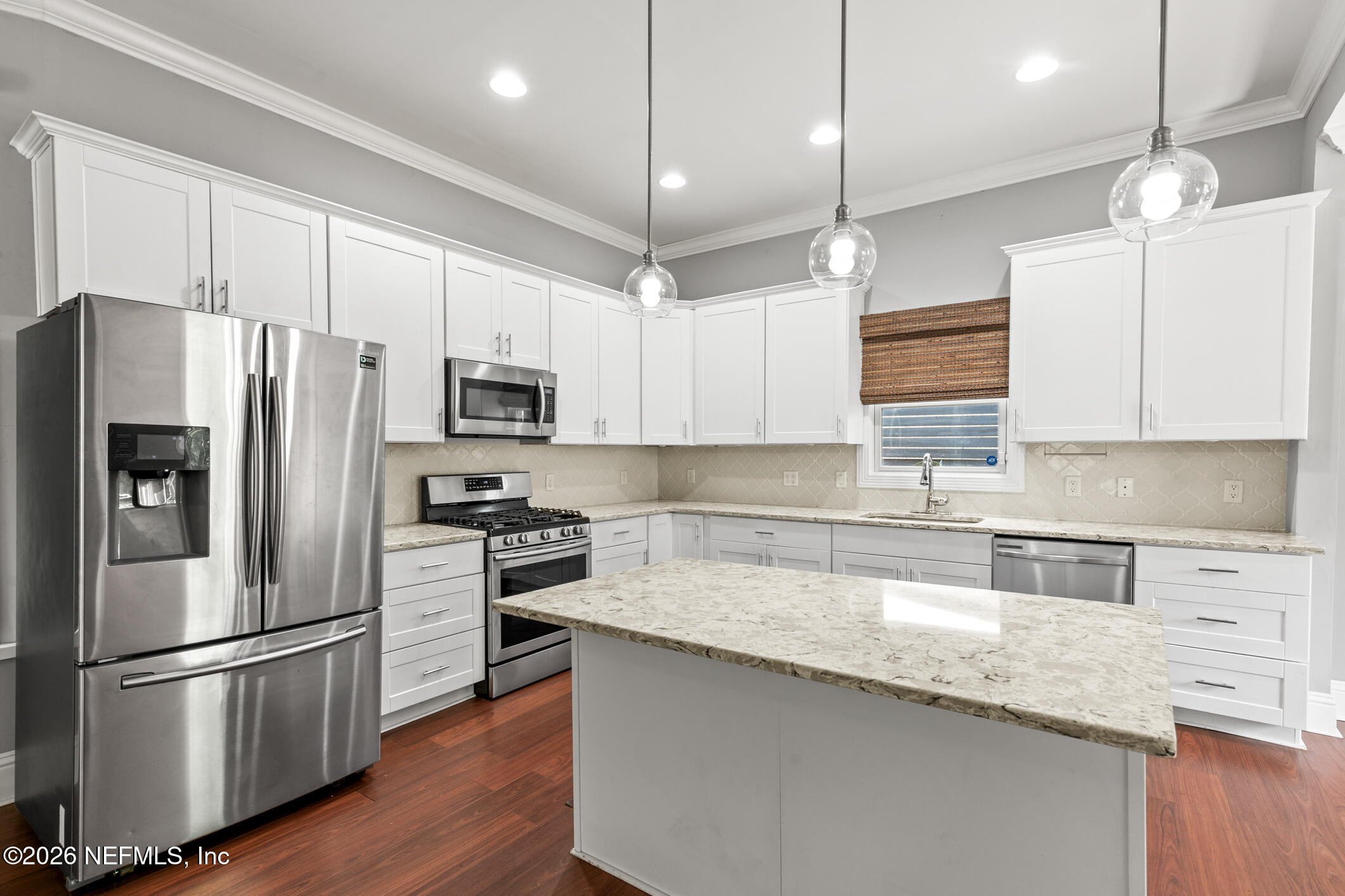 423 WALNUT Court