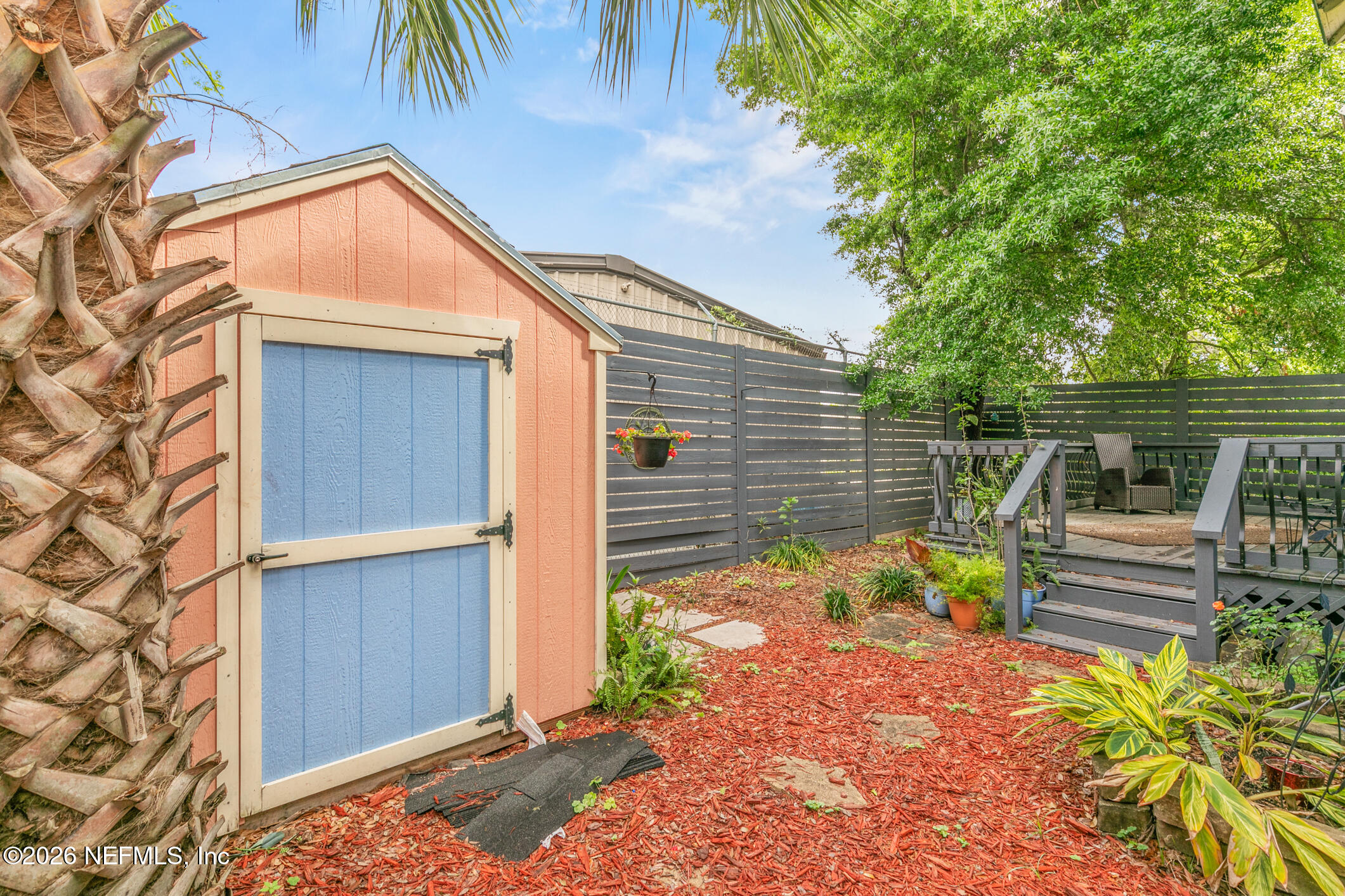 423 WALNUT Court