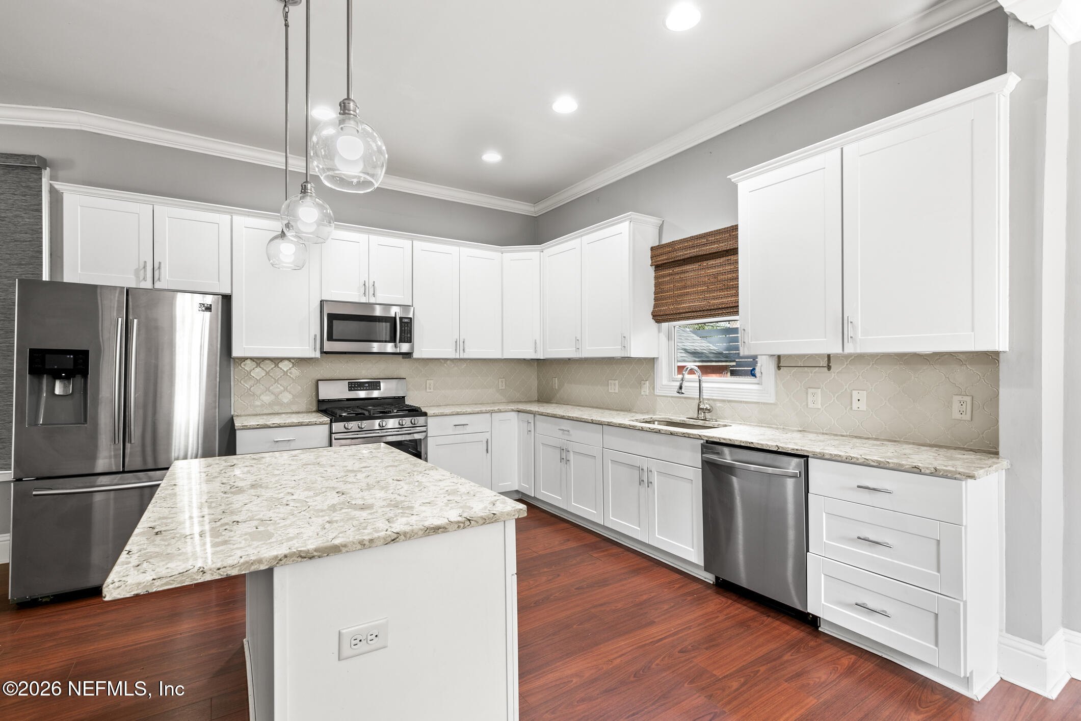 423 WALNUT Court