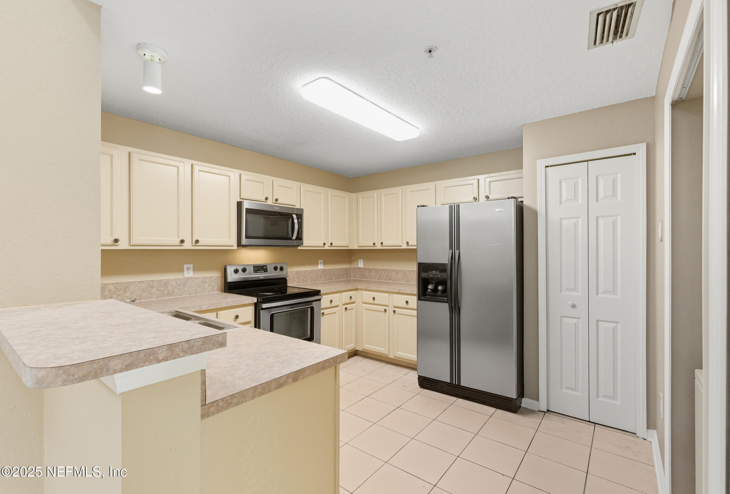 6069 MAGGIES Circle 115