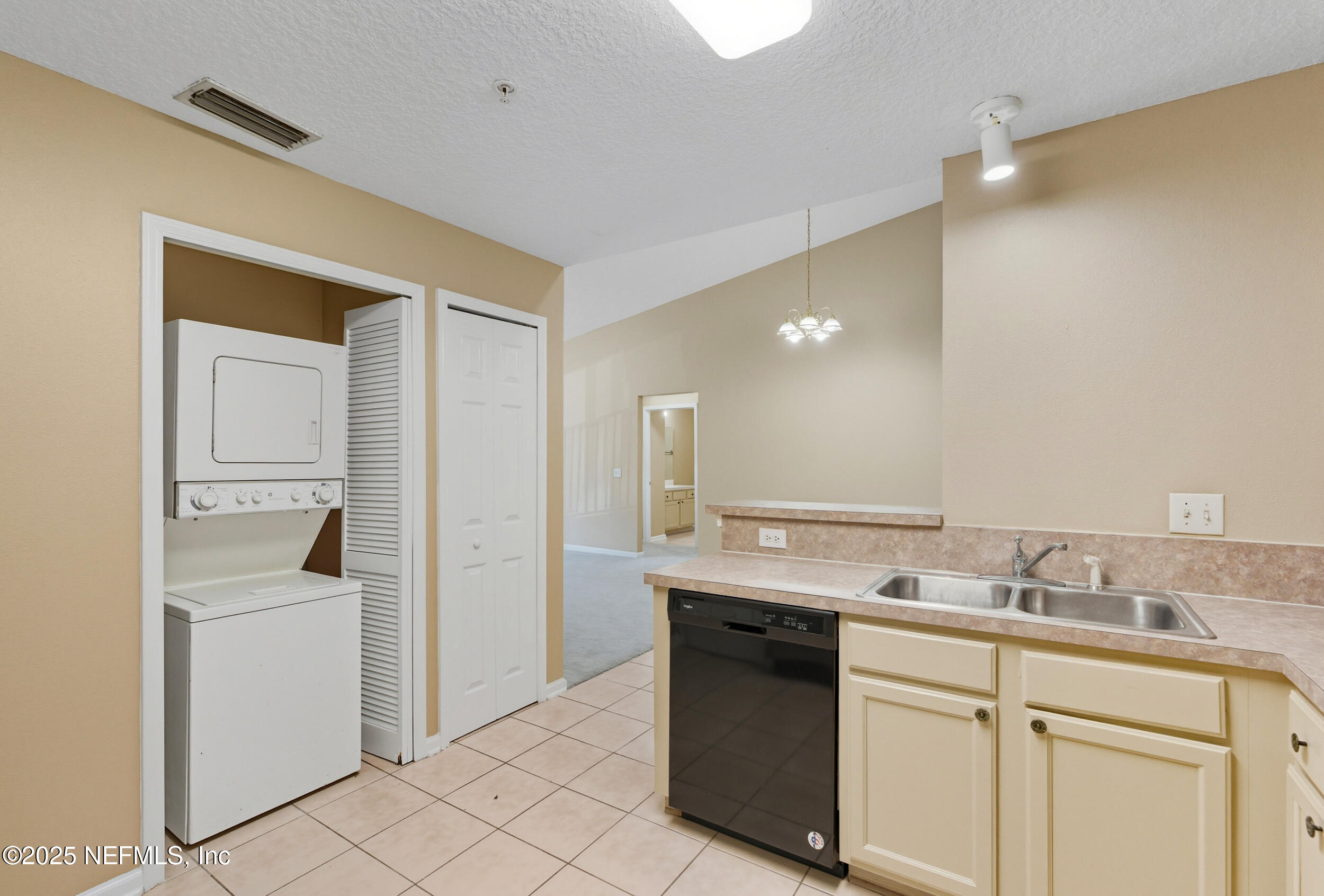 6069 MAGGIES Circle 115