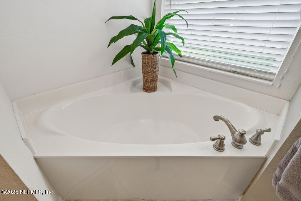 4042 TRAIL RIDGE Road