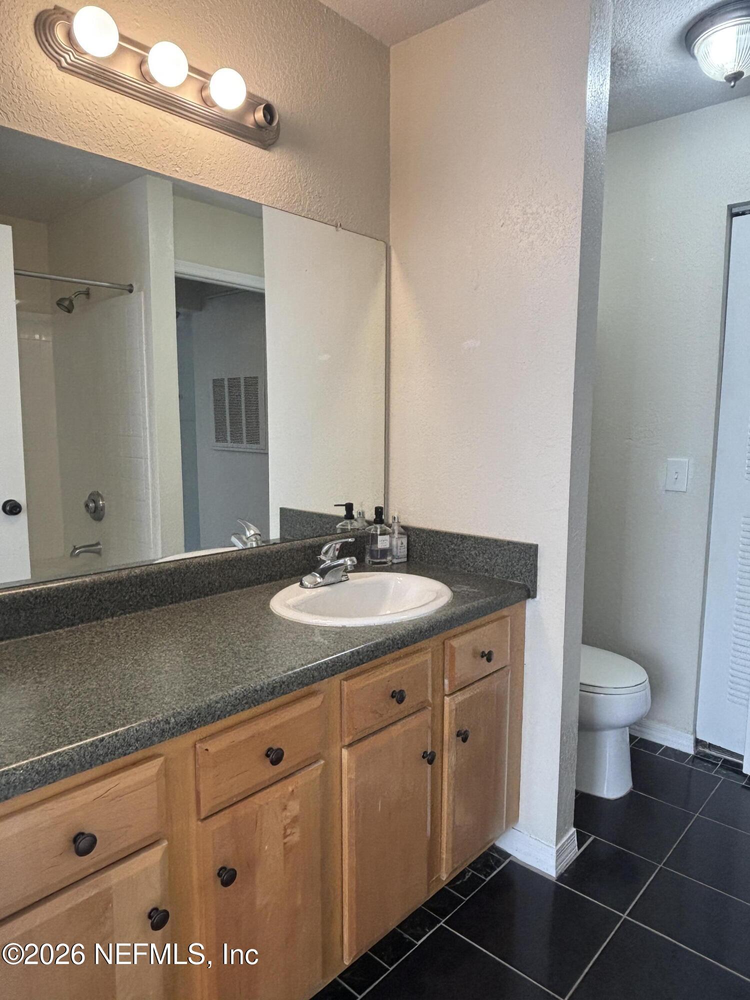 13700 RICHMOND PARK Drive N 305