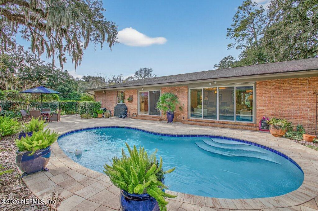 8349 KIM Road