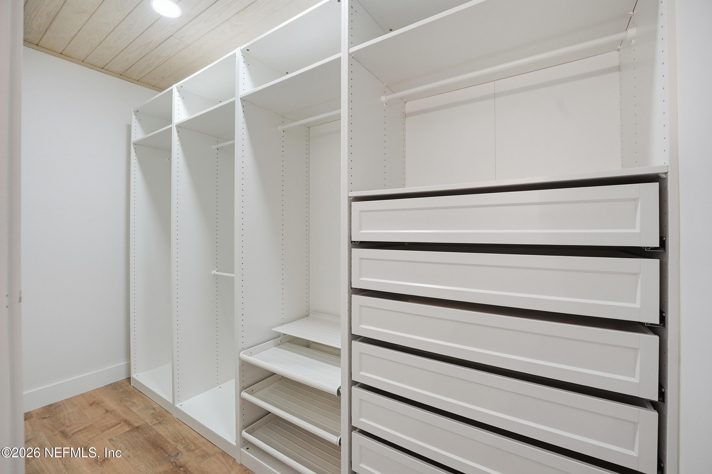 1673 LINKSIDE Court N