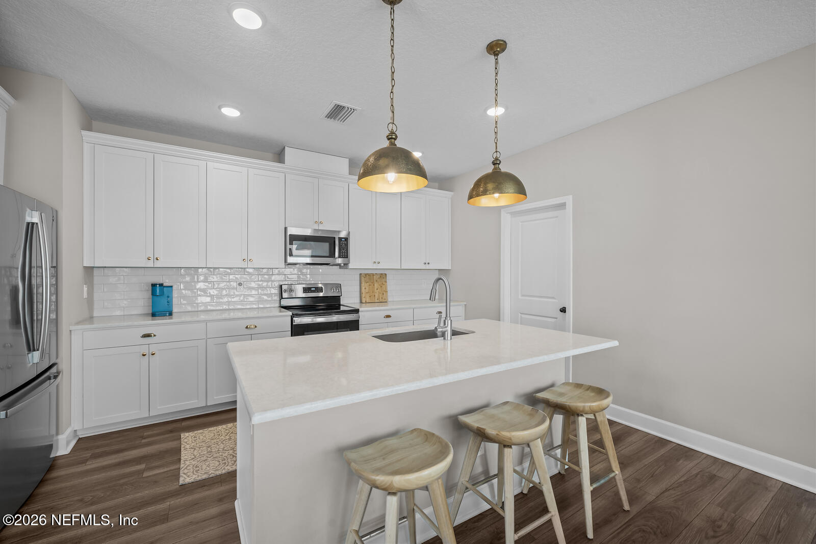 9915 REVOLUTION Court