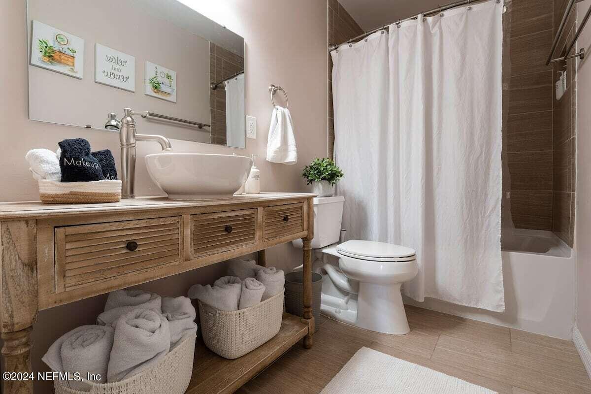 260 LEATHERLEAF Drive