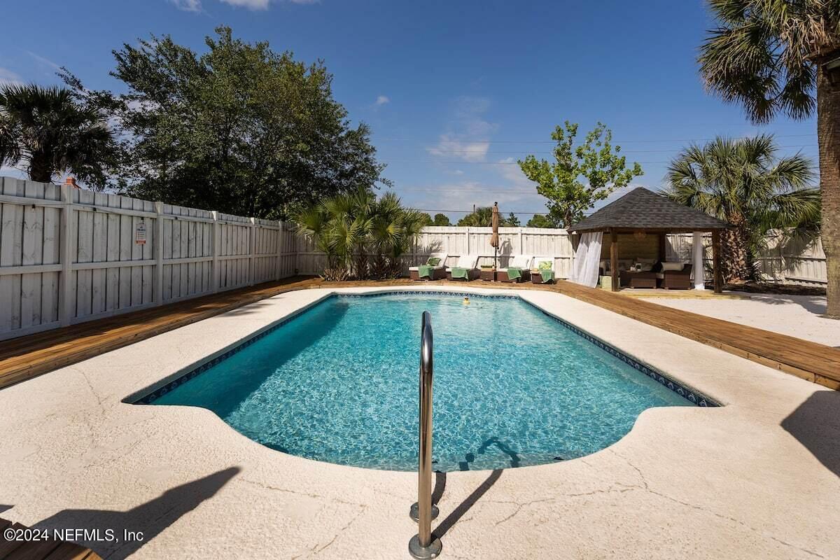 260 LEATHERLEAF Drive