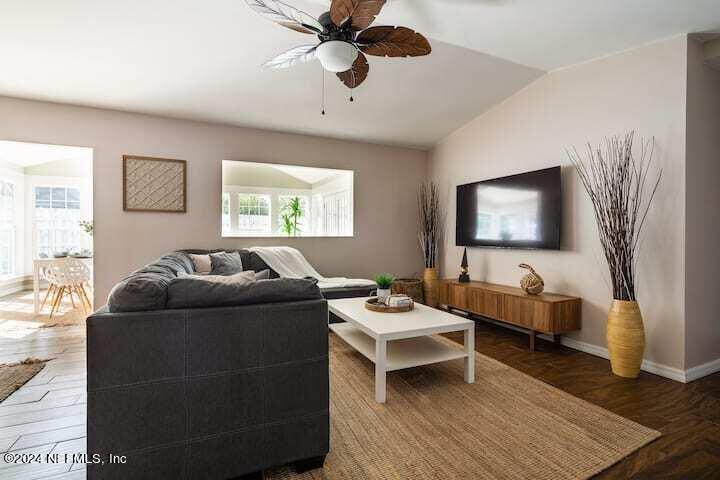 260 LEATHERLEAF Drive