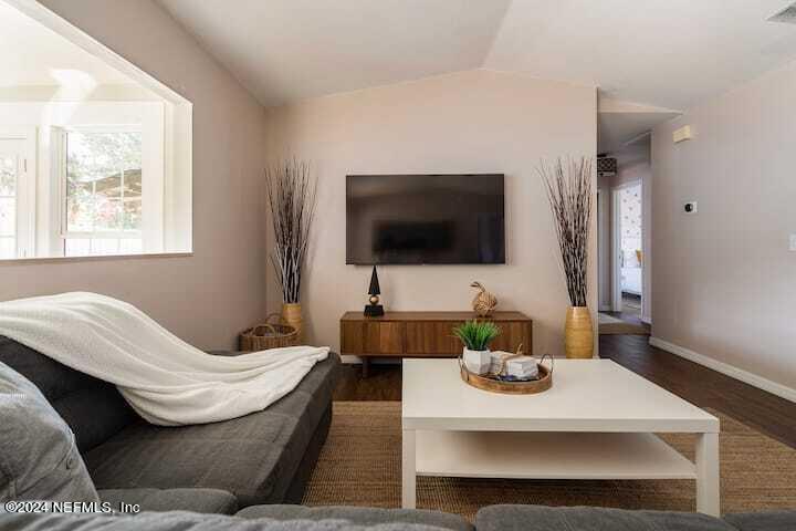 260 LEATHERLEAF Drive