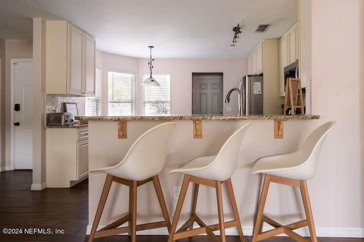 260 LEATHERLEAF Drive