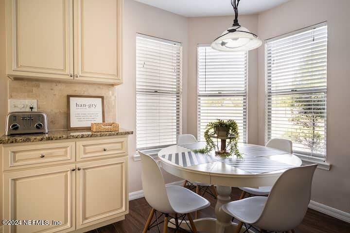 260 LEATHERLEAF Drive