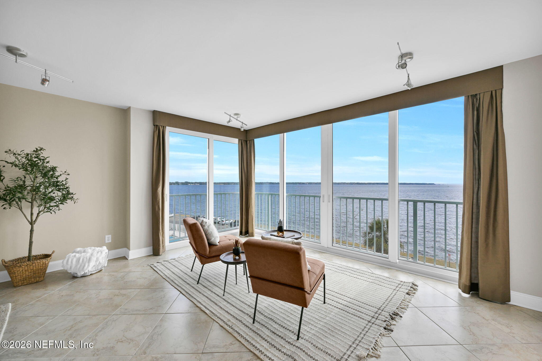 1596 LANCASTER Terrace 3B